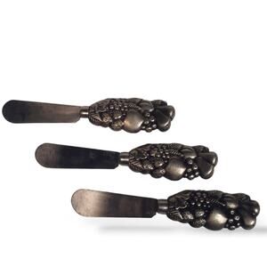 Cheese Spreader Knives Fruit Cluster Design Set of 3 Stainless Steel Charcuterie